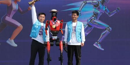 «روبوت صيني يهزم العدائين البشر».. بكين: الابتكار التكنولوجي نموذج للقوى الإنتاجية الحديثة النوعية