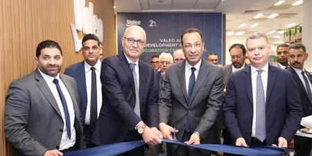 وزير الاتصالات يفتتح مركز فاليو للذكاء الاصطناعي.. و100 مهندس مصري في الطريق