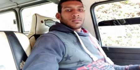 بلطجي ينهي حياة حمبوزة بسبب 1500 جنيه.. طعنه على كراسي مقهى كرداسة| فيديو