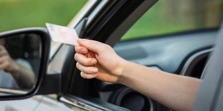 عقوبات القيادة بدون رخصة.. تشديد قانوني لضبط الشارع وتقليل الحوادث