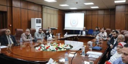 محافظ المنيا يبحث مع مسؤولي وزارة الصحة فرص الإستثمار في القطاع الصحي