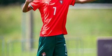 كريستيانو جونيور.. موهبة واعدة تسير على خطى والده