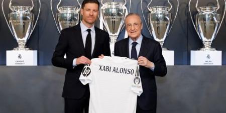   فلورنتينو بيريز يكشف كواليس إخفاقات ريال مدريد هذا الموسم