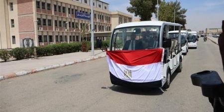 تشغيل 4 حافلات مجانية لنقل نزلاء مستشفيات قنا الجامعية