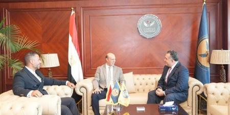 نائب رئيس الرقابة المالية يبحث مع البورصة تحديث قواعد سوق المال وفرص الترويج لجذب شركات جديدة