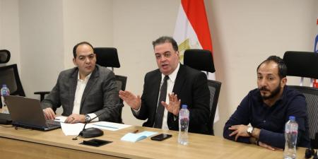 مساعد وزير الصحة يبحث مع شركة “التحسين” ربط الوحدات الصحية بشبكة موحدة