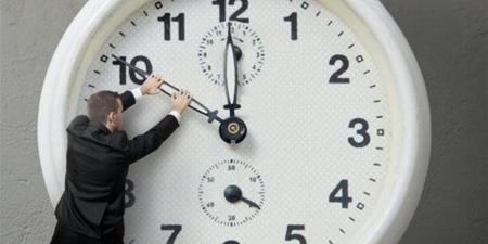 علماء يفسّرون سبب شعورنا بتسارع الوقت مع التقدم في العمر