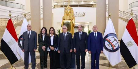 «سك العملة» تتسلم 1218 كيلو فضة ووثائق أراضي من النيابة العامة