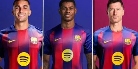 برشلونة يراجع أوراقه.. حسم مصير 8 لاعبين في خطة إعادة بناء الفريق