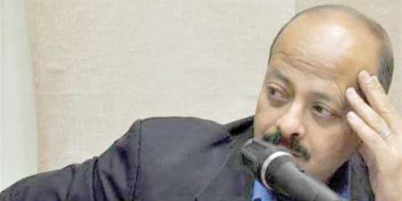 الموت يغيب الشاعر أشرف البولاقي عن عمر بلغ السابعة والخمسين