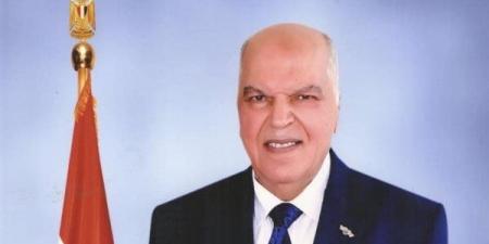 نقيب المعلمين يهنئ الرئيس السيسي والشعب المصري بذكرى تحرير سيناء 