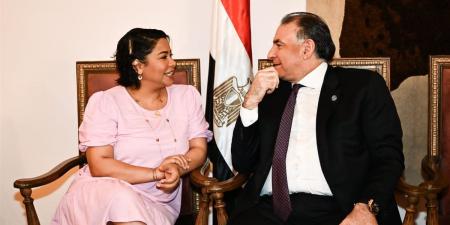 الإعلامي محمد فودة يحتفي بعودة شيرين عبد الوهاب.. ويؤكد: صوت مصر الأول