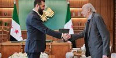 كواليس قمة دمشق.. «الخط الأصفر» الإسرائيلي يفرض تنسيقاً اضطرارياً بين الشرع وجنبلاط