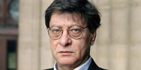 قناة "الوثائقية" تعرض فيلمًا عن محمود درويش اليوم