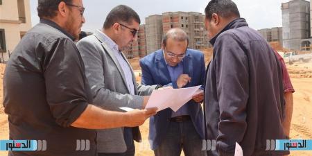 مسئولو جهاز حدائق العاشر يتابعون تنفيذ المرحلة الخامسة لمشروع الإسكان الأخضر