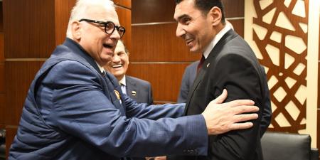 وزير الشباب والرياضة يلتقي رئيس الاتحاد الدولي للمصارعة بالإسكندرية