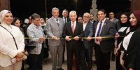 افتتاح الملتقى التوظيفي لكلية الفنون الجميلة تحت عنوان: “مسيرة ذهبية من الإبداع إلى سوق العمل”