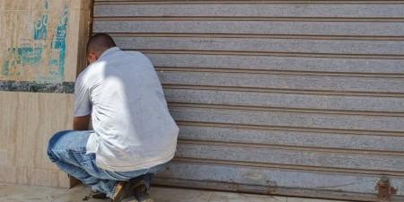 غلق 30 محلًا تجاريًا مخالفًا في حملة إيتاي البارود بالبحيرة