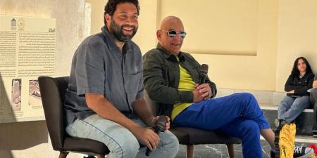 خيري بشارة: «كابوريا» مغامرة كسرت قوالب الواقعية وغيّرت مساري السينمائي