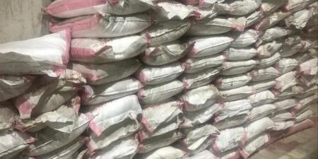 حملات تموينية مكثفة بالعريش تضبط 2.5 طن ملح ومواد غذائية مجهولة المصدر