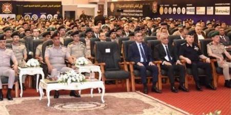 وزير الدفاع يشهد إفتتاح المؤتمر العلمى الدولى السنوى للكلية الفنية العسكرية