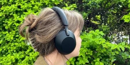 قبل أن تدفع 450 دولارًا.. ما لا تقوله سوني عن سماعات WH-1000XM6