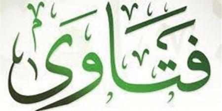 هل يجوز لصاحب العمل دفع زكاة المال وهو لم يعط العاملين راتب شهر متأخر؟