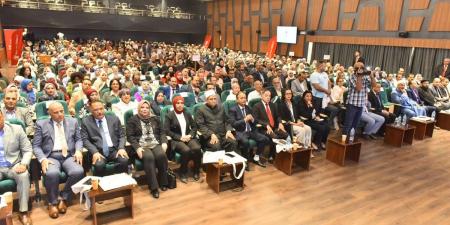محافظ أسيوط يطلق مشروع «مسارات» لتعزيز صحة الفتيات وتمكينهن