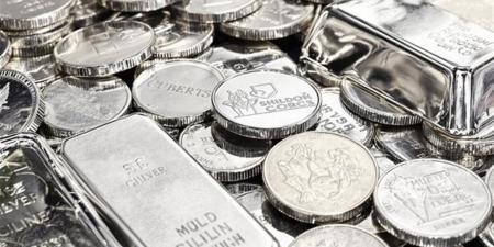 الفضة تهبط إلى 87.20 دولارًا للأونصة.. وضغوط الدولار تُهيمن على السوق