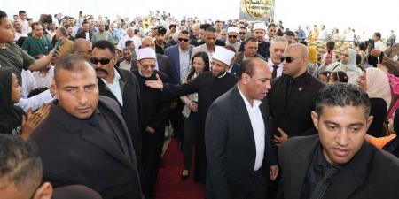 وزير الأوقاف: الدولة المصرية بقيادة الرئيس السيسي تدعم كل ما يعزز الارتباط بكتاب الله