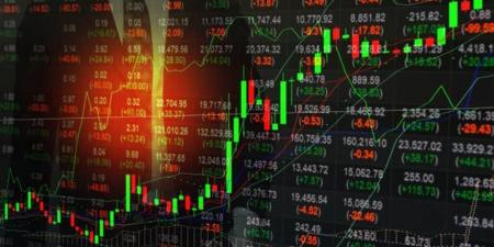 تباين حاد في الأسواق العالمية.. الذهب يتراجع والنفط يقفز لأكثر من 109 دولارات