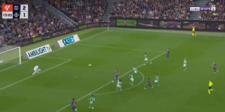برشلونة.. جواو كانسيلو يسجل الهدف الثالث لـ برشلونة في مرمى ريال بيتيس بالدوري الإسباني