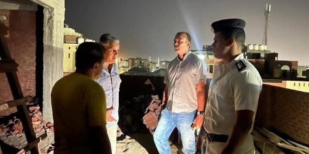 في حملة ليلية مفاجئة.. إزالة رووف مخالف بمنطقة الذهبية بالغردقة