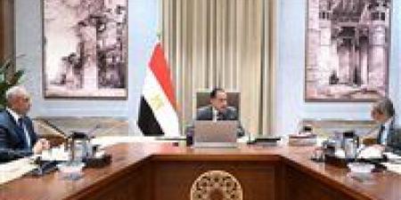 رئيس الوزراء يتابع الموقف التنفيذي لتشغيل عدد من المشروعات بالعاصمة الجديدة