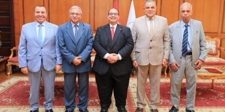 رئيس جامعة كفرالشيخ يترأس لجنة اختيار عميد كلية العلوم