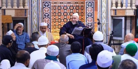 محمد مهنا يفتتح برنامجي كرسي العلماء وكرسي الإمام الرائد بالعشيرة المحمدية