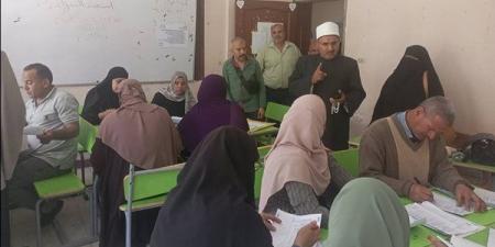 انتظام أعمال تصحيح امتحانات الإبتدائية والإعدادية الأزهرية بالإسماعيلية