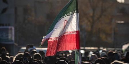 خبير علاقات دولية: إيران تستدرج الولايات المتحدة إلى مسار المفاوضات الطويلة