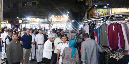 محافظ الإسكندرية يقود جولة ميدانية مكبرة بشارع الجلاء لإزالة تعديات الباعة