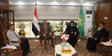 محافظ القليوبية يستقبل الأنبا صليب للتهنئة بعيد الأضحى المبارك