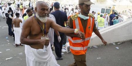 "فرانس برس": المسلمون يتحدون الحرب والطقس بتوافد 1.5 مليون حج إلى عرفات