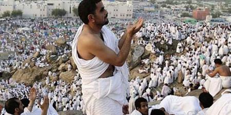 السعودية تدعو الحجاج للبقاء في المخيمات حتى الرابعة عصرا تجنبا للإجهاد الحراري