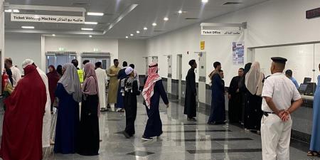 إقبال كبير على المونوريل للتوجه إلى النهر الأخضر بالعاصمة الجديدة احتفالًا بعيد الأضحى