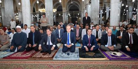 محافظ الغربية يشارك الأهالي بطنطا فرحة عيد الأضحى بمسجد السيد البدوي