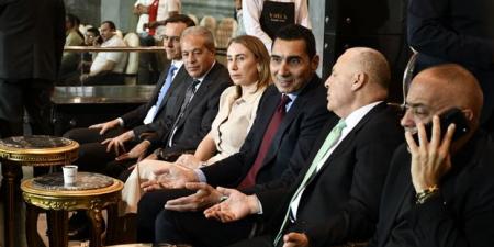 وزير الشباب والرياضة يؤازر منتخب مصر فى وديته أمام نظيره الروسي