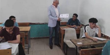 طلاب الاعدادية يؤدون امتحانات المواد الغير مضافة بالإسماعيلية