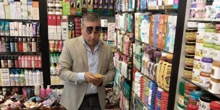 ضبط مستحضرات تجميل ومبيعات زراعية مجهولة المصدر بالحمام والعلمين