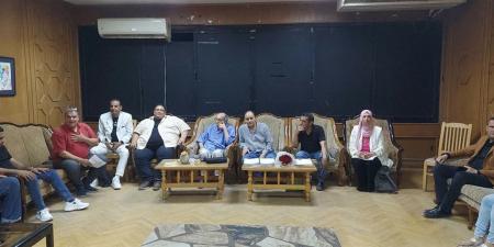 قصور الثقافة تحتفي بتجربة الشاعر مدحت منير ضمن برنامج "العودة إلى الجذور"