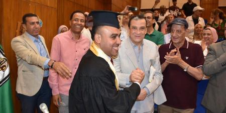 الدكتوراة بامتياز للصحفى محمد طعيمة حول تأثير المسرح على القيم الثقافية في القاهرة وتونس