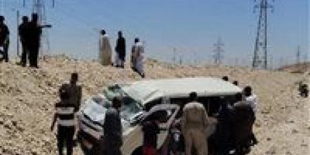 سباق على الطريق انتهى بكارثة.. إصابة عدد من الركاب في تصادم ميكروباص وأتوبيس بالدائري